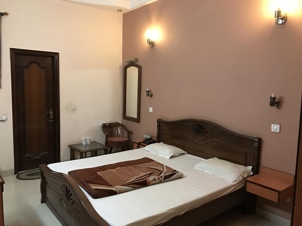 Hotel D R International Ambāla Zewnętrze zdjęcie