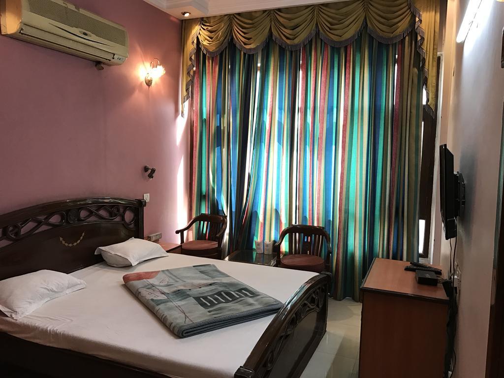 Hotel D R International Ambāla Zewnętrze zdjęcie
